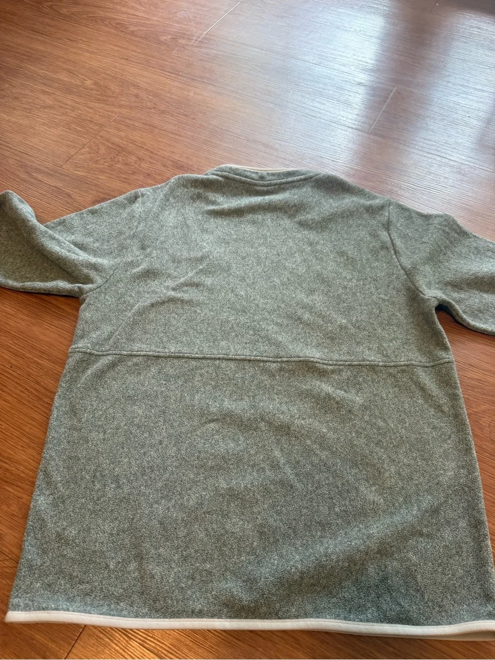 The North Face Men’s Heather Gray Crewneck Fleece Pullover